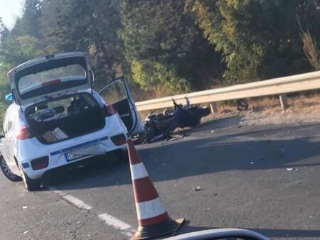 Мотоциклетист загина при катастрофа край Сливен, забил се в стълб