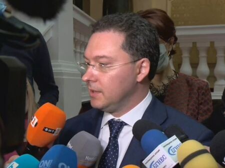 Даниел Митов: Оставката ми не е на дневен ред