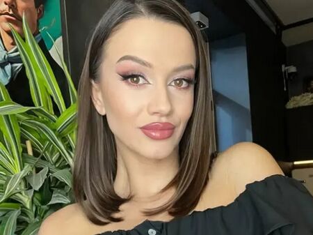 Дениз остарява и вече не е актуална, млада силиконка й отмъкна богатото гадже