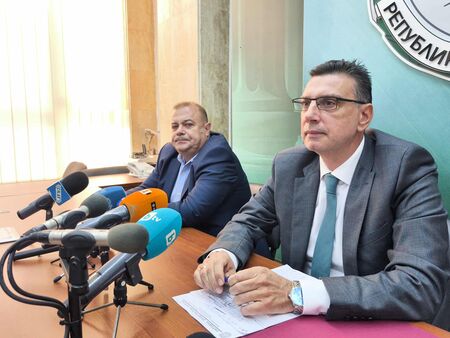 На живо във Флагман.бг: Извънредна пресконференция за масовия убиец от Люляково