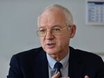 Той поиска минималната заплата да бъде замразена