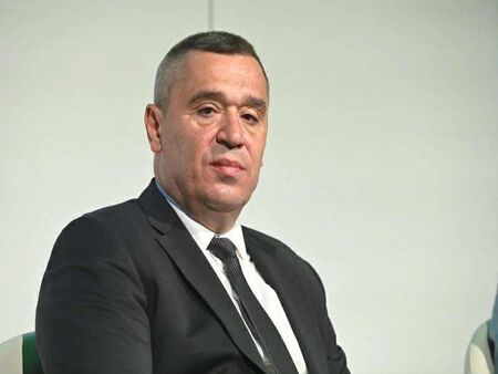 Защо министър Тахов днес не е желан от местната общност на Бургас