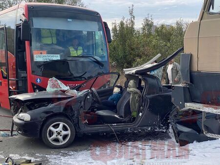 18-годишно момиче загина при тежка катастрофа, трима са ранени