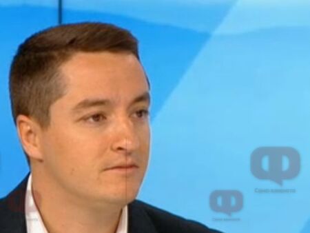 Божанков: Ръководството на ПП на моменти залита към колаборация с проруски сили