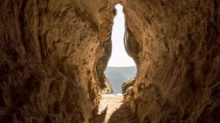 Пещерата Утробата помага на жени да заченат