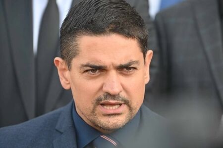 Василев: Киселова е крила сигнали, свързани с документни престъпления и източване на държавен ресурс