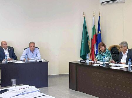 Синята зона в Айтос тръгва след Нова година, цената ще е 0,60 евро