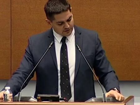 Радостин Василев към Ивелин Михайлов: Вие сте селяндур