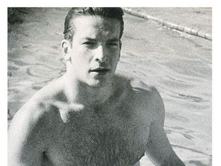 Няма да повярвате коя звезда се крие зад името Карло Педерсоли