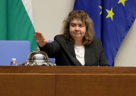 Киселова отговори дали думите на Борисов са я обидили