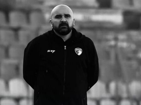 Сръбски треньор почина по време на мач