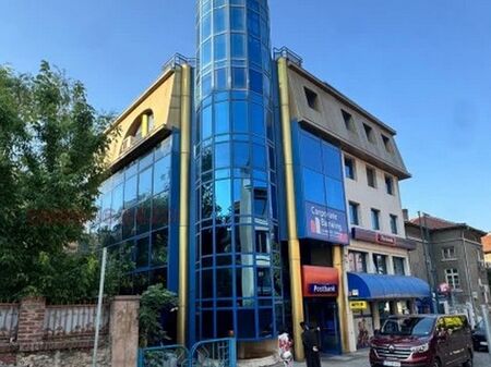 Продават символна сграда за 2,68 млн. евро