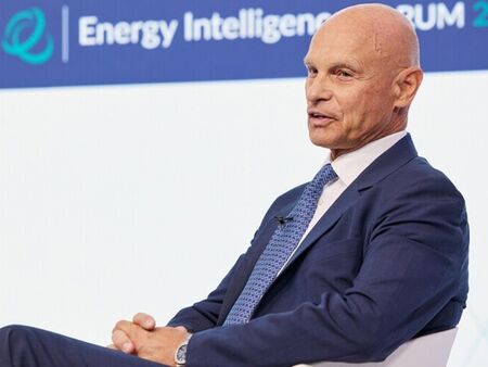 Кой е шведът, който ще изкупи международните активи на „ЛУКОЙЛ”