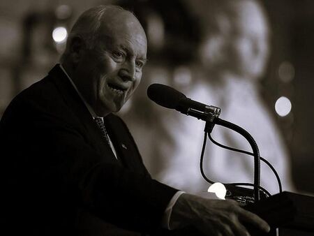 Почина противоречива личност - известен като  архитектът на „войната срещу терора“