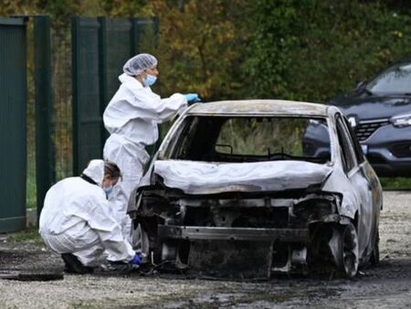 Терористът от остров Олерон искал да взриви колата си, след като прегазил десетимата французи