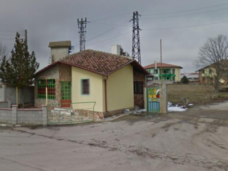 Българи живеят вече 18 дни без вода, кметският наместник пропищя