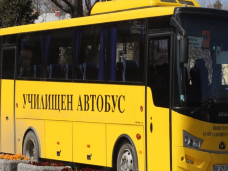 Шофьор на ученически автобус почина зад волана
