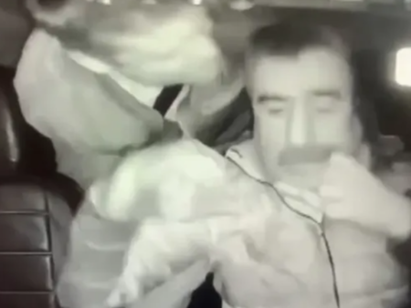 Боксьор опита да отхапе носа на таксиджия, след това го преби