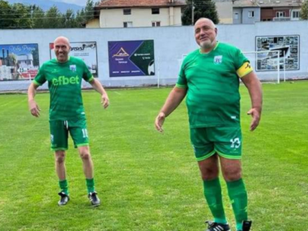 Бойко Борисов скъса мрежата, забоде 7 гола в един мач