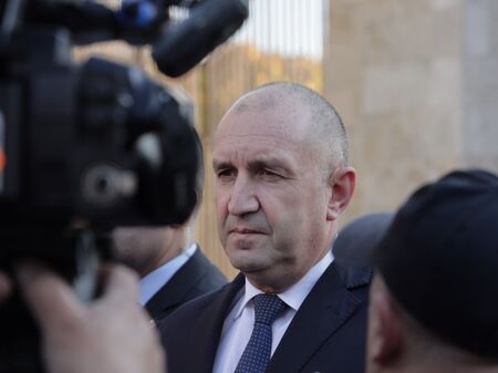 Радев: Опасявам се управялващите да не заведат „Лукойл” до сценария „Булгартабак”