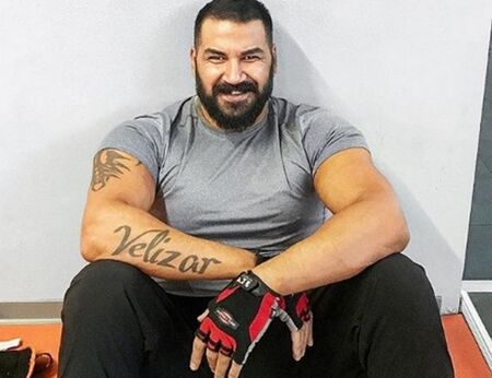 Защо Азис си търси сигнъл мъж