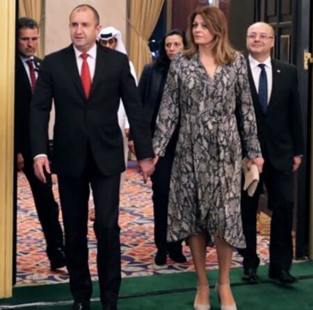 Гардеробът на Деси Радева е в криза, извади рокля от нафталина