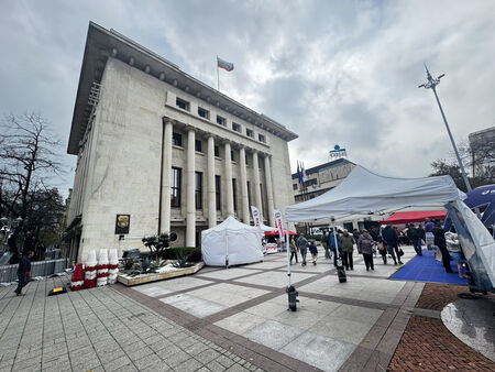 Ако утре имате планове за обикаляне с кола в Бургас - отменете ги, градът ще бъде блокиран!