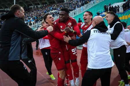 ЦСКА победи Левски в луд мач пред 30 хил. души на ст. "Васил Левски"