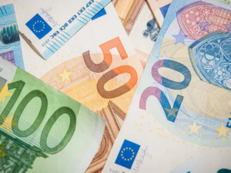 Мъж и жена продадоха дъщеря си, цената е шокираща