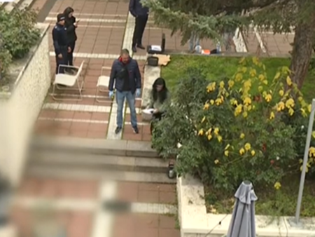 Майка на две малки деца води ожесточена борба за живота си! Жената е нападната брутално посред бял ден