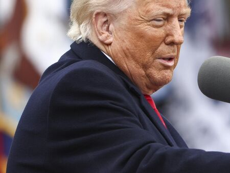 Тръмп ще раздава по 2000 долара на американците от приход мита