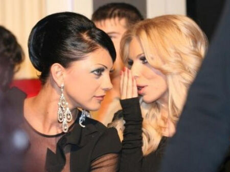 Емануела и Алисия отново са на нож