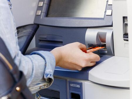 Банкоматите ще се заредят с евро в нощта на 1 януари