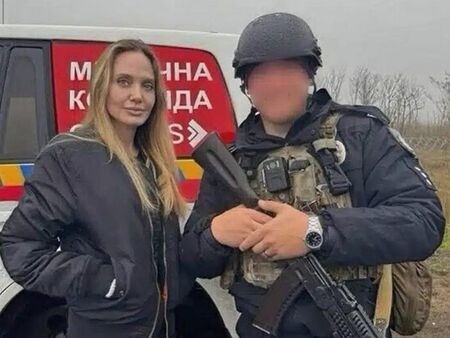 Руски дрон прелетял над Анджелина Джоли по време на пътуването ѝ до Украйна