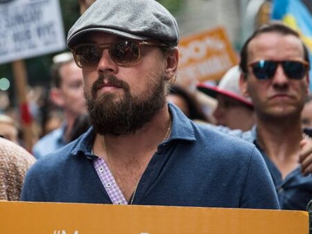 Холивудска звезда с мисия за екологична промяна празнува днес