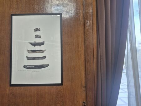 Картини на международни признати бургаски художници са изложени в Община Бургас