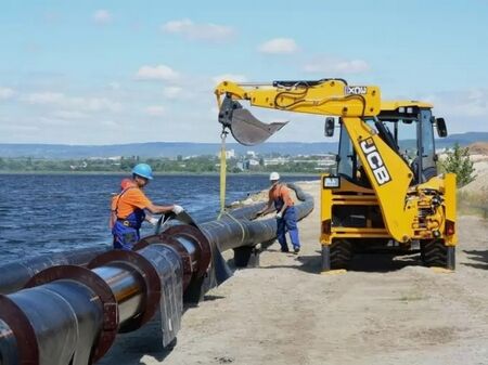 Кораб счупи митичната варненска фекална тръба