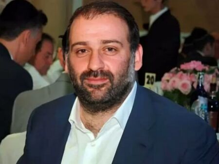 Намериха две торби с пари в един от най-близките на Зеленски