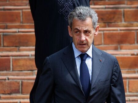 Съд в Париж официално разпореди освобождаването от затвора на Никола Саркози