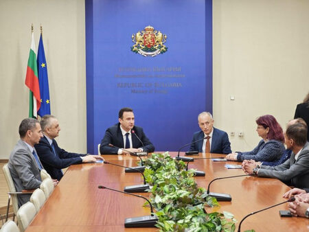 Министър Станков: Изпълнението на енергийните ни приоритети дава отлични перспективи за кариерно развитие на младите хора в България