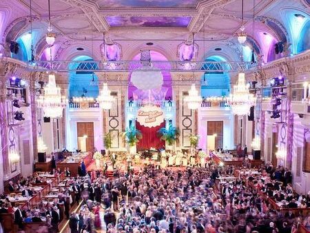 Преди минути започна сезона на баловете във Виена