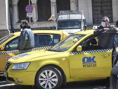 Знаете ли колко печелят таксиметровите шофьори в София