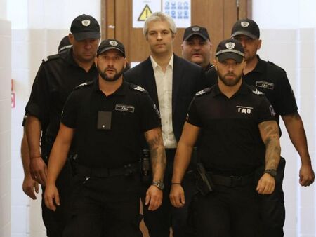 От днес Благомир Коцев ще изпълнява задълженията си на кмет от ареста