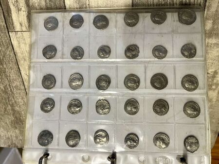 Арестуваха двама иманяри в Поморие и руенското с. Просеник, откриха артефакти за цял музей