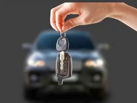 Гръцки търговци укривали данъци чрез българска фирма при внос на луксозни коли