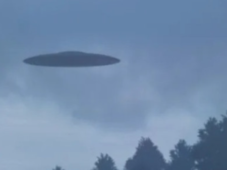 Извънземни закъсаха в небето над България?