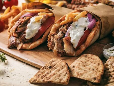 Гиросът стана лукс, месото - рядък деликатес: Цените в Гърция излизат извън контрол