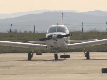 Самолетна катастрофира в Сърбия, единият пилот умира на място