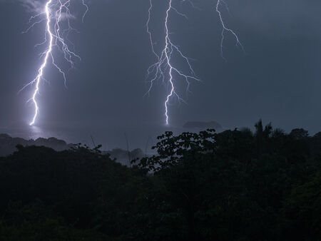 Ужас: "Клаудия" взе три жертви в Португалия