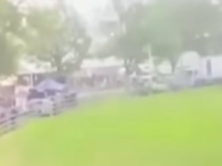 Кола се вряза в публиката по време на спортно състезание